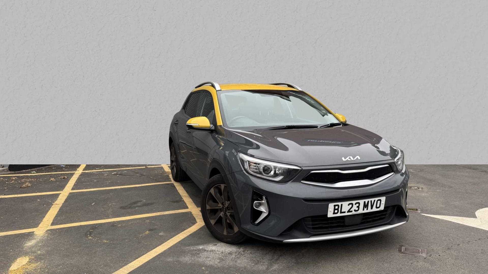 Main listing image - Kia Stonic