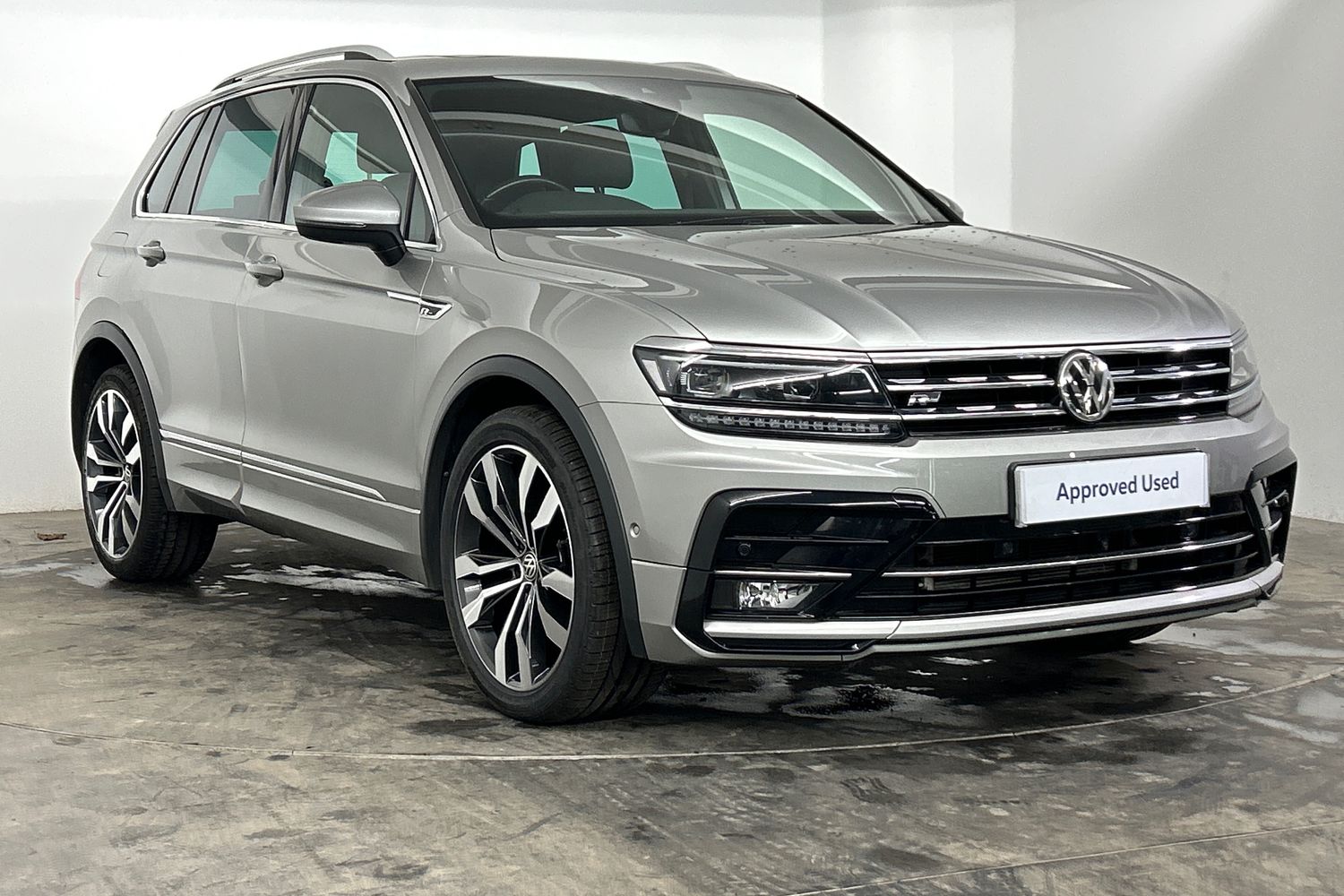 Main listing image - Volkswagen Tiguan