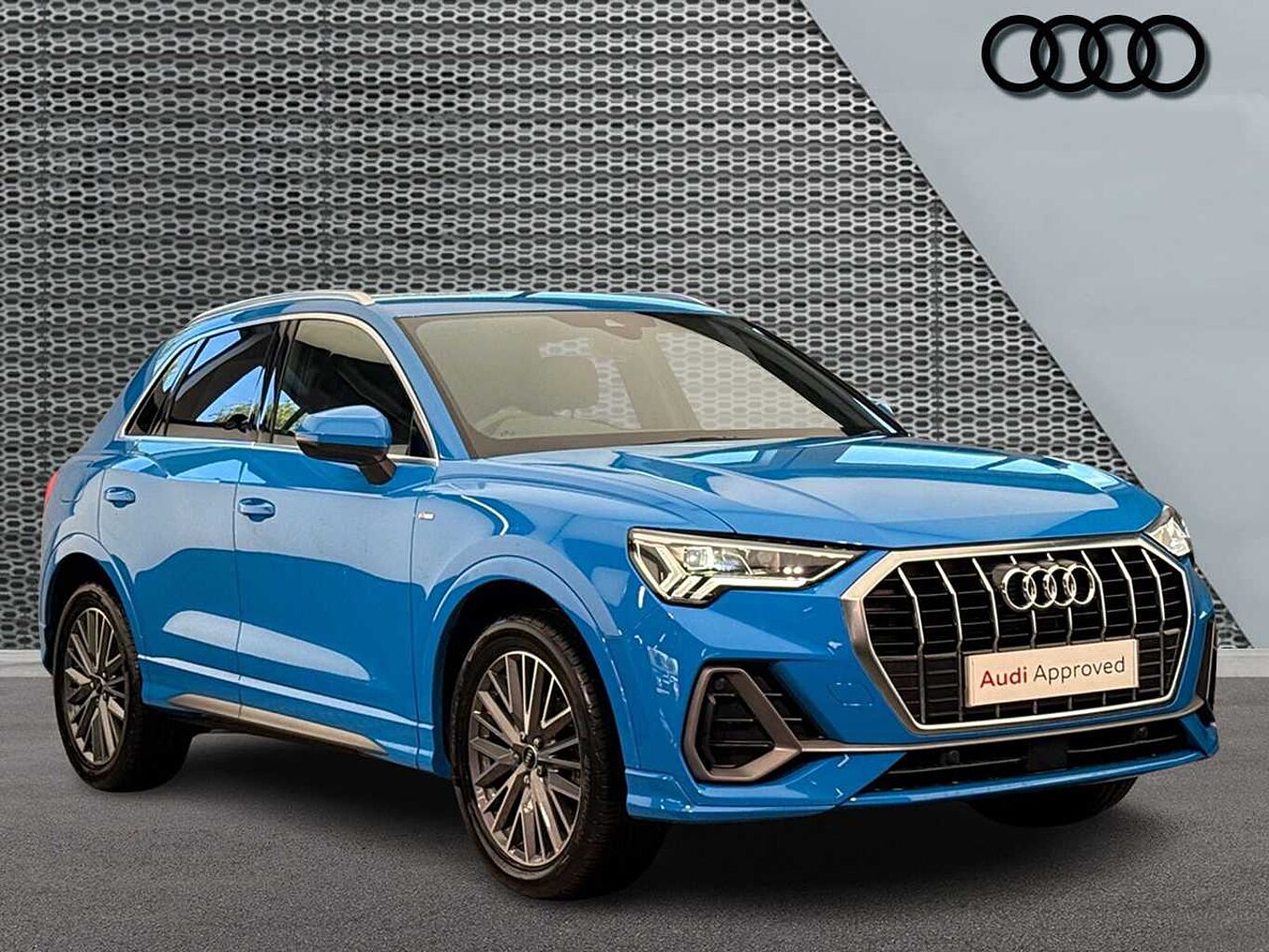 Main listing image - Audi Q3