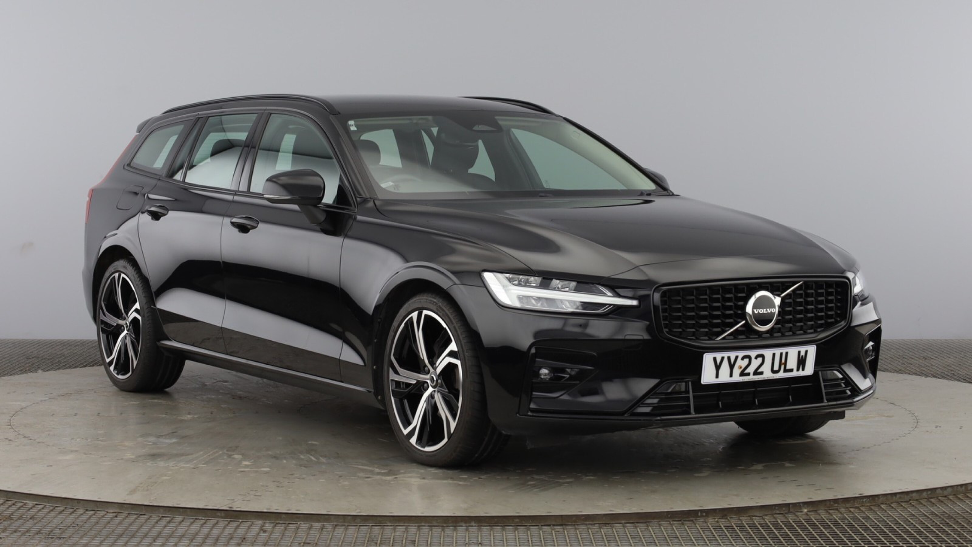 Main listing image - Volvo V60