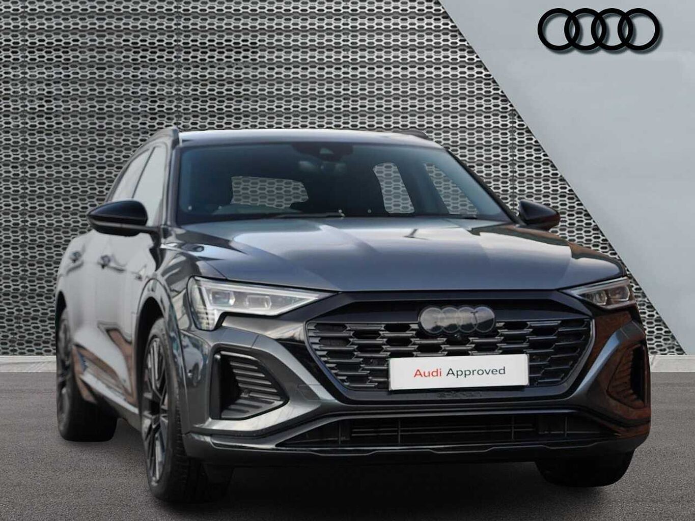 Main listing image - Audi Q8