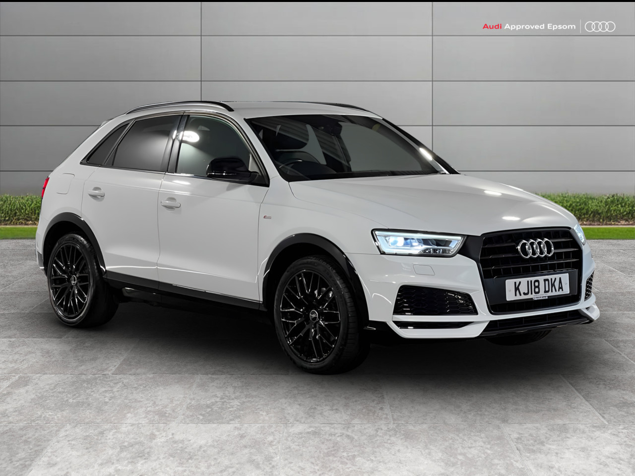 Main listing image - Audi Q3