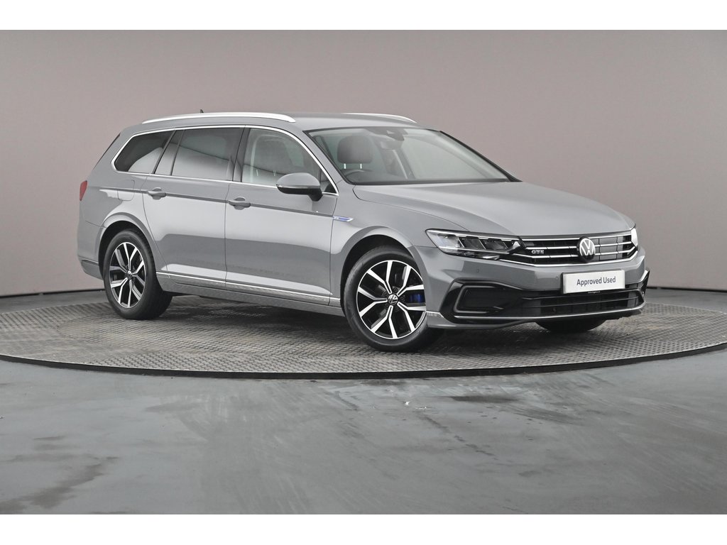 Main listing image - Volkswagen Passat GTE