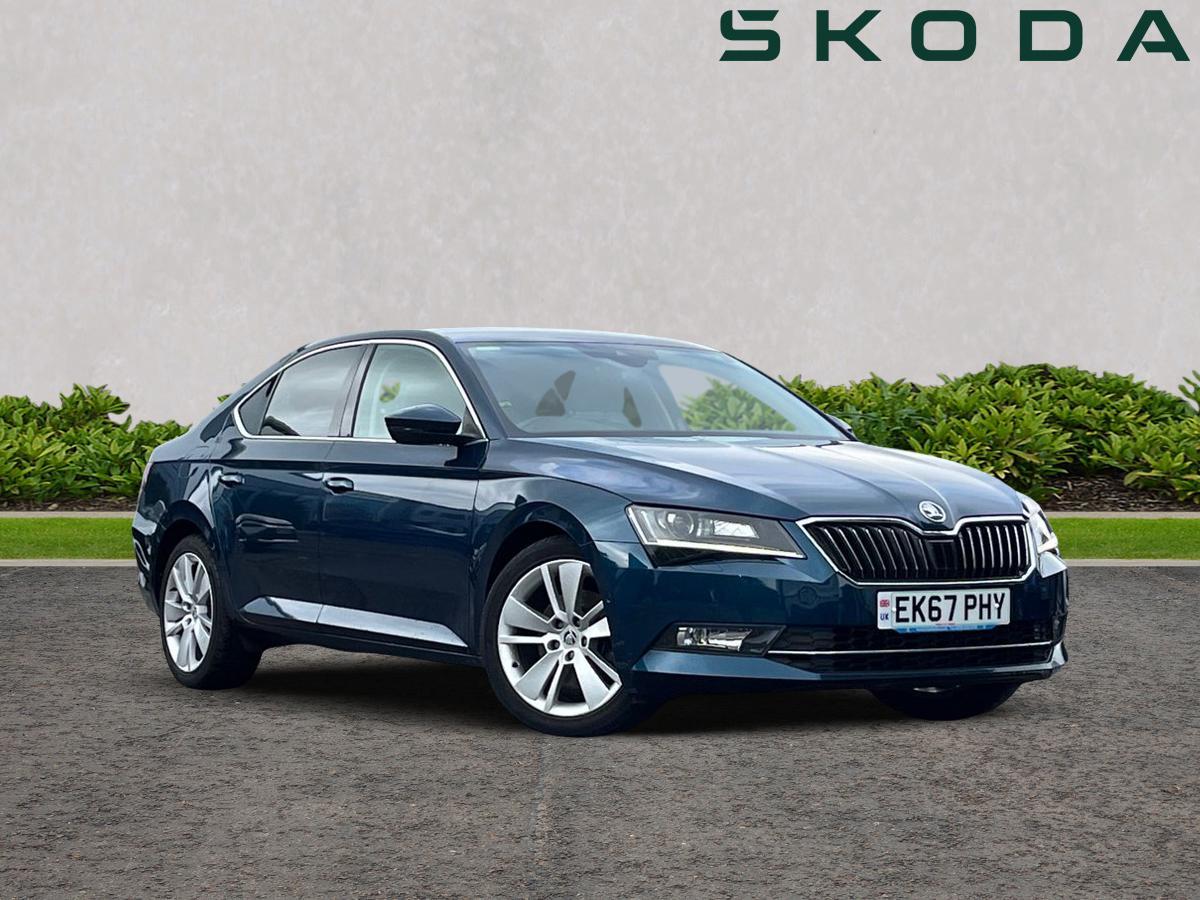 Main listing image - Skoda Superb