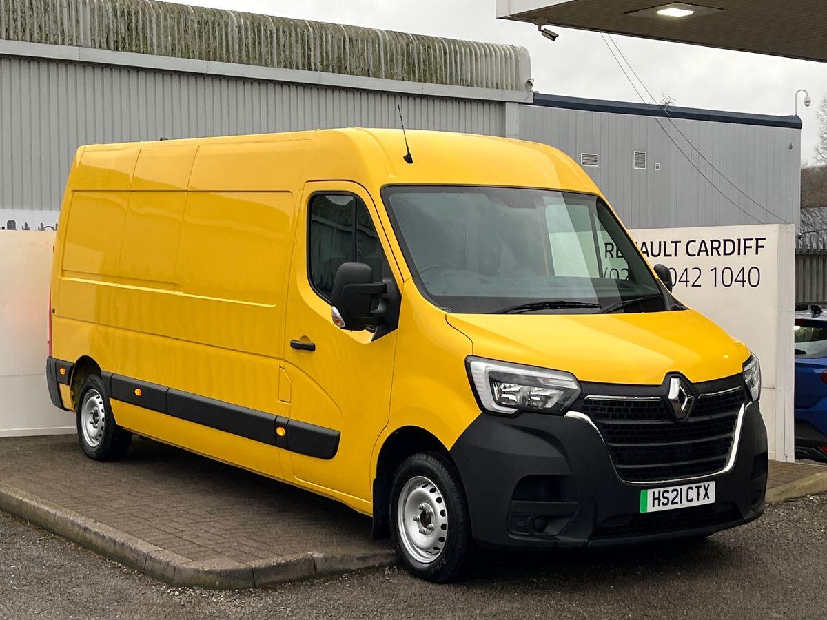 Main listing image - Renault Master E Tech