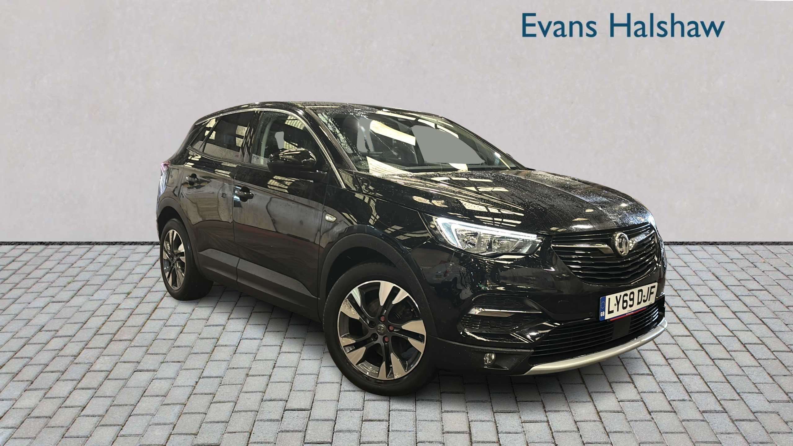 Main listing image - Vauxhall Grandland X