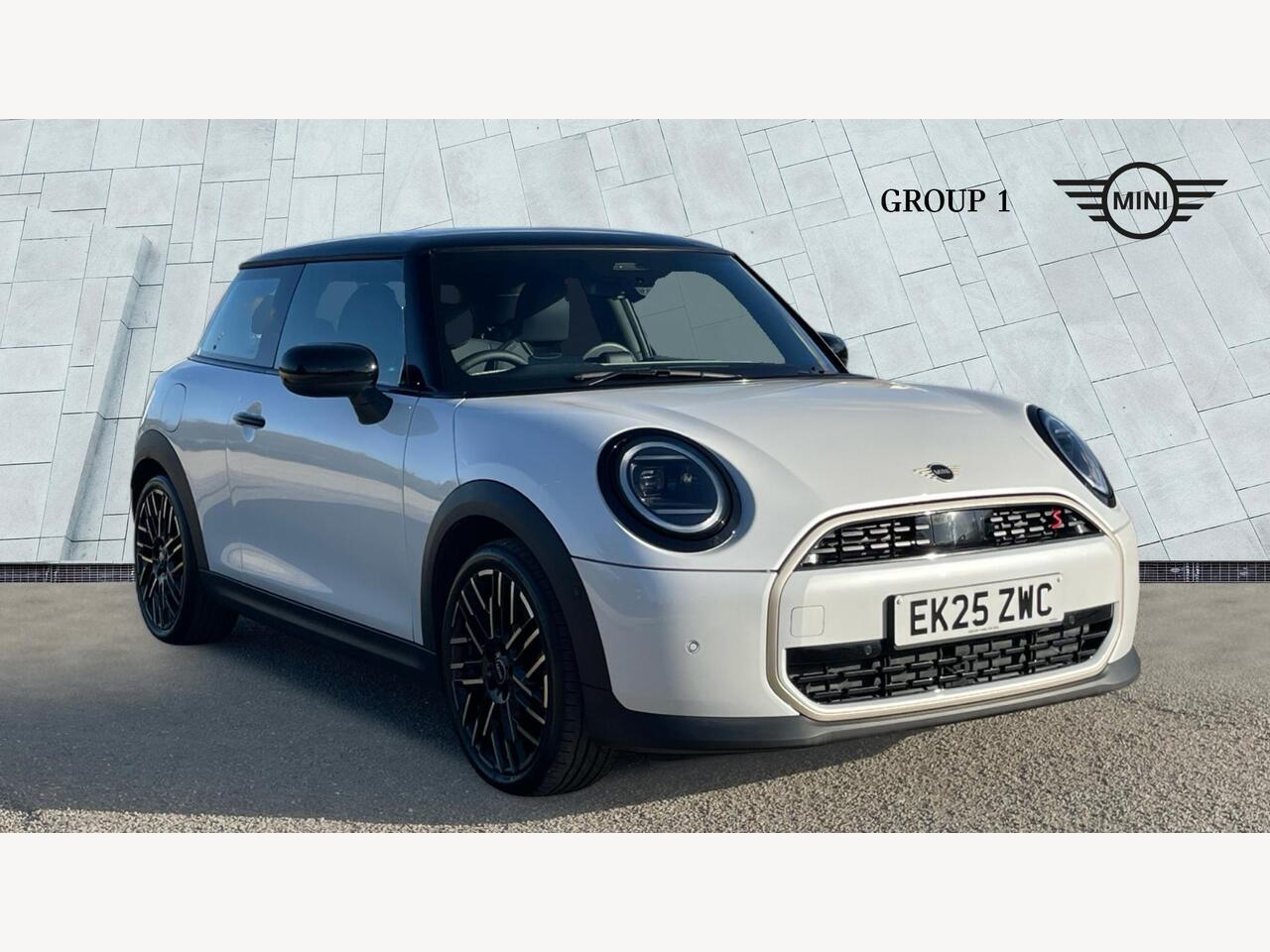 Main listing image - MINI Hatchback