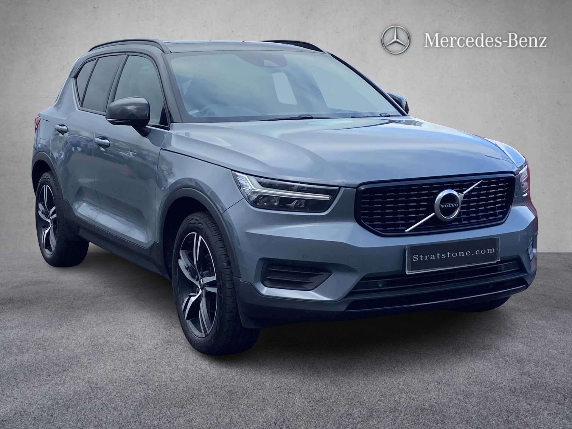 Main listing image - Volvo XC40