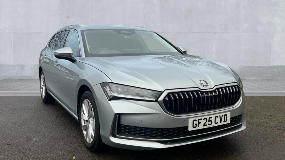 Main listing image - Skoda Superb Estate