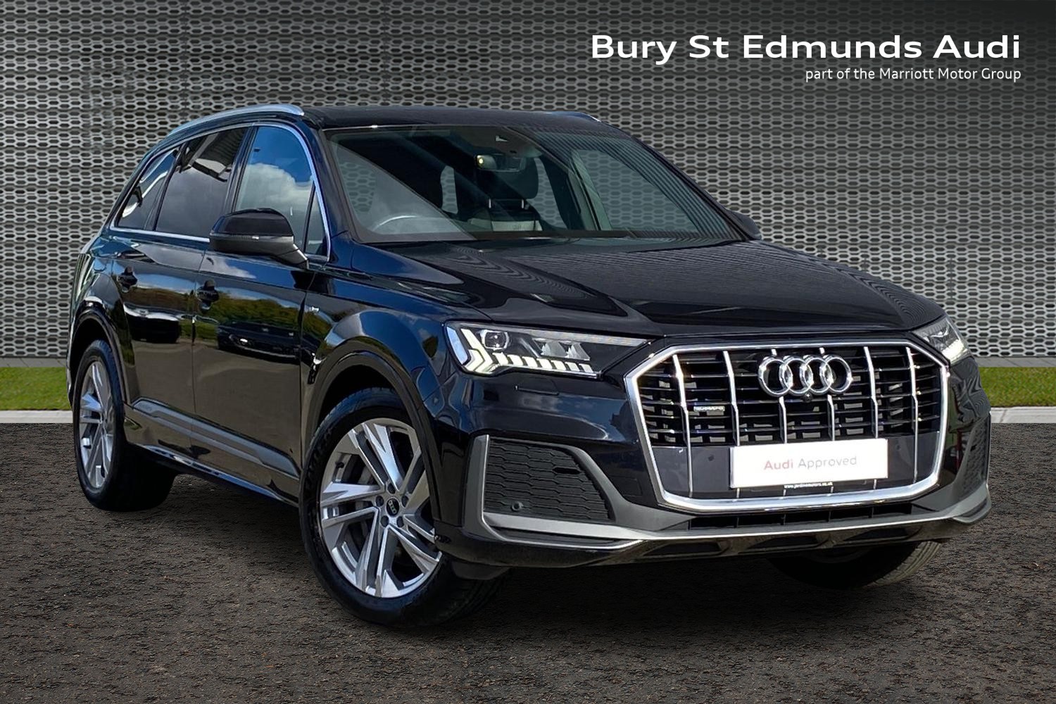 Main listing image - Audi Q7