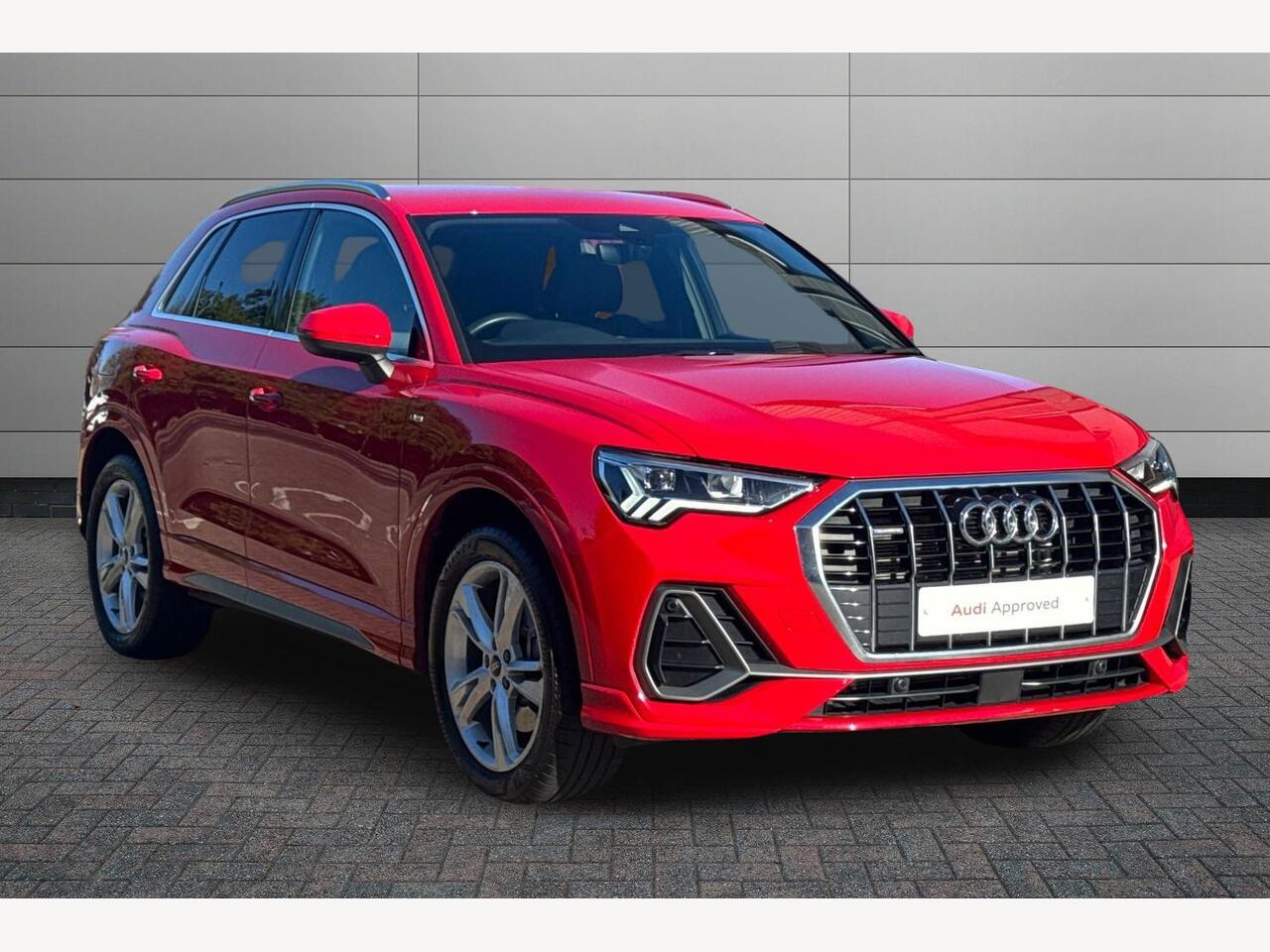 Main listing image - Audi Q3