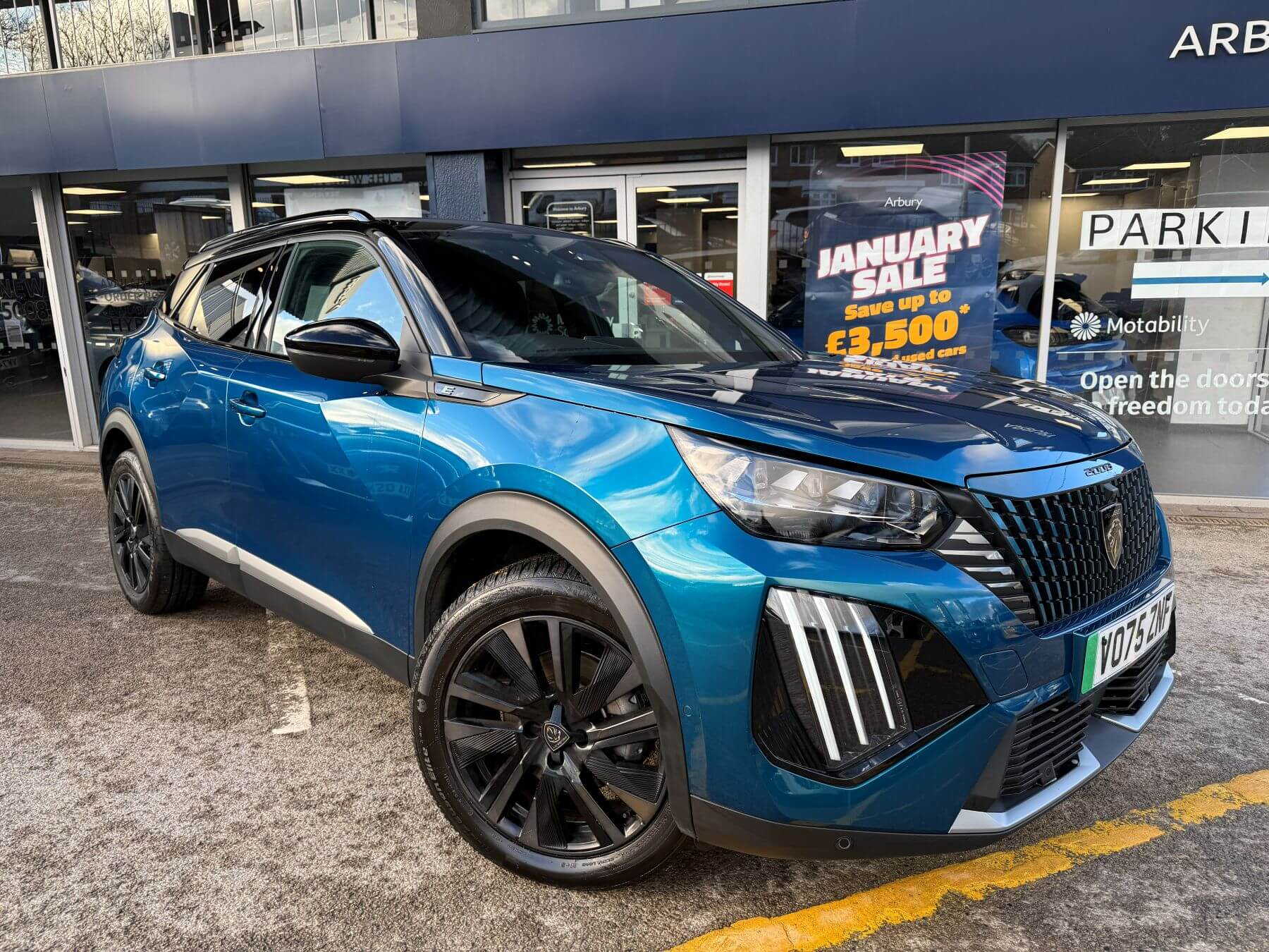 Main listing image - Peugeot e-2008