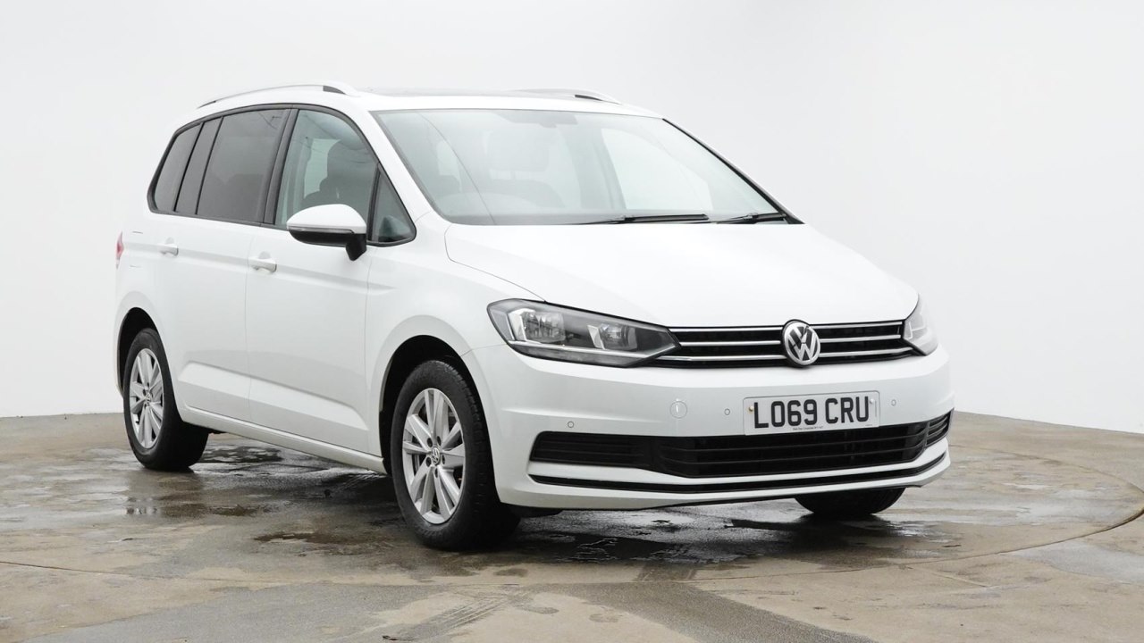 Main listing image - Volkswagen Touran