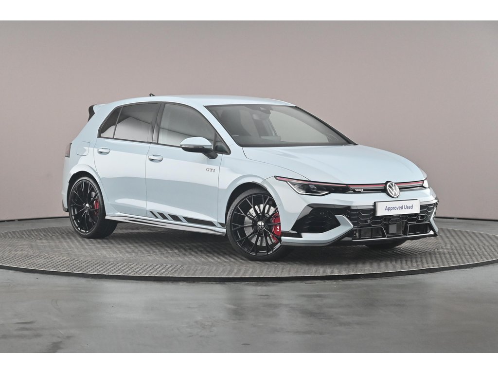 Main listing image - Volkswagen Golf