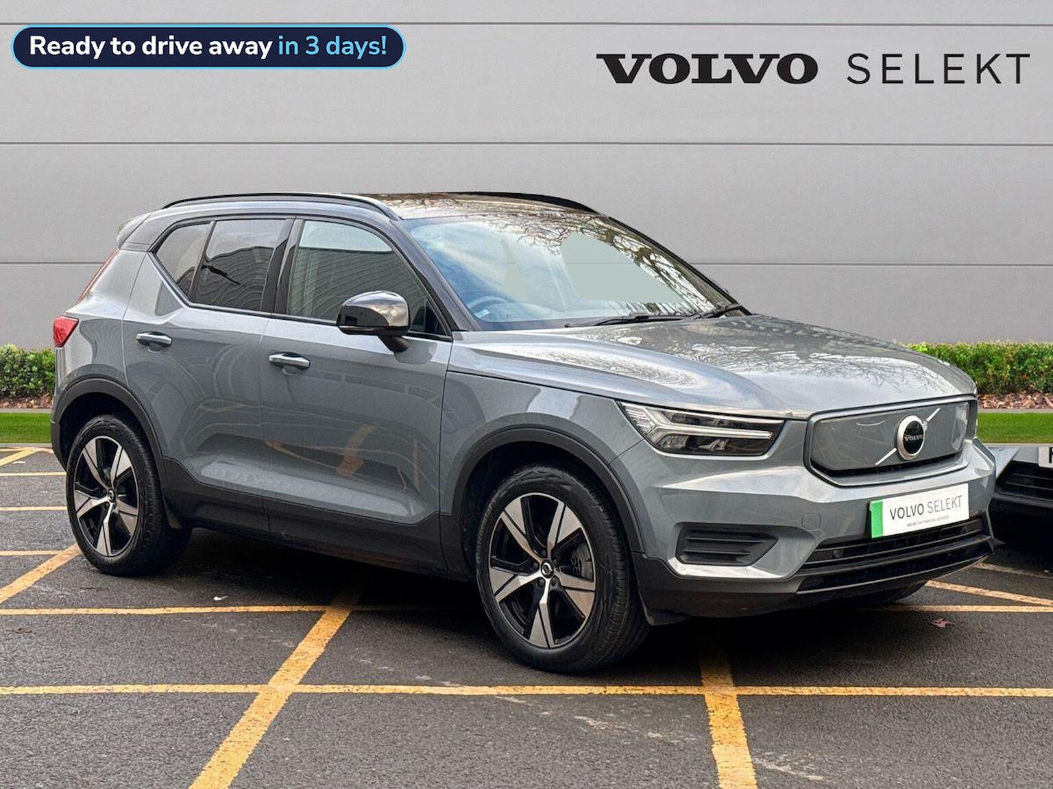 Main listing image - Volvo XC40 Recharge