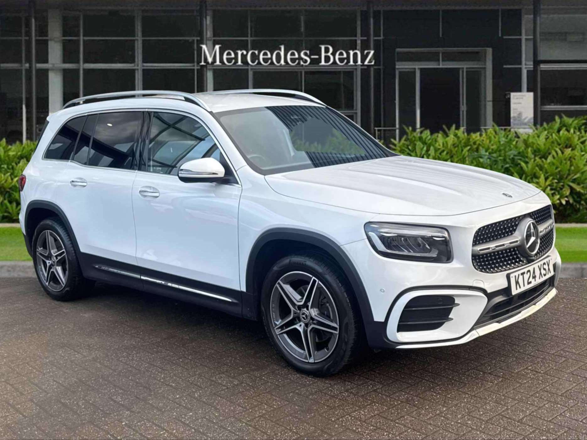 Main listing image - Mercedes-Benz GLB