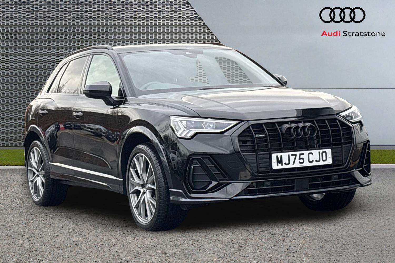Main listing image - Audi Q3