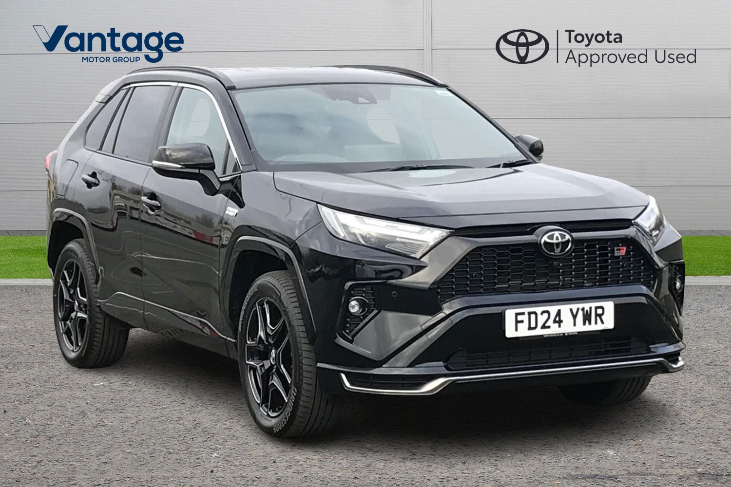 Main listing image - Toyota RAV4