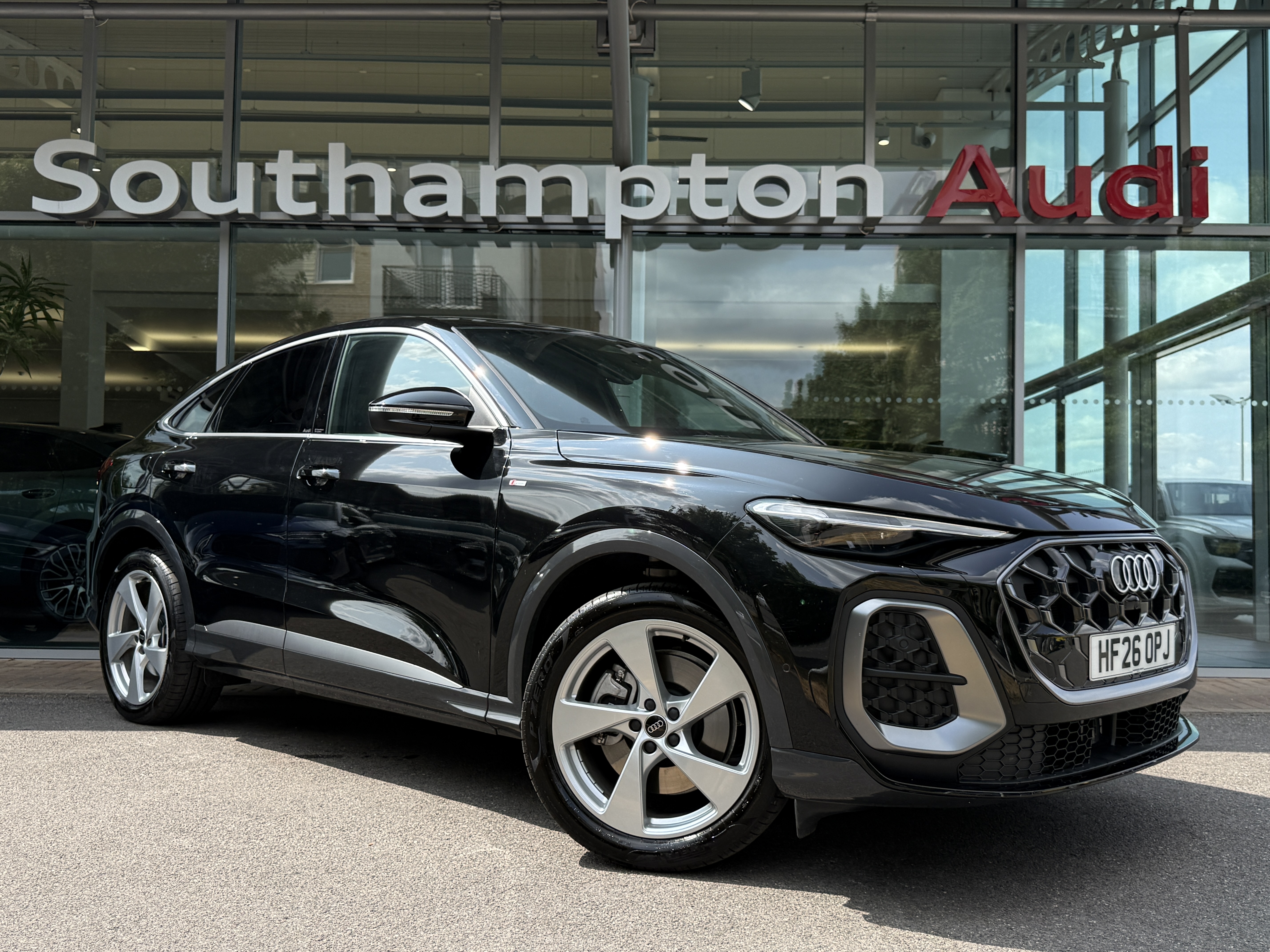 Main listing image - Audi Q5