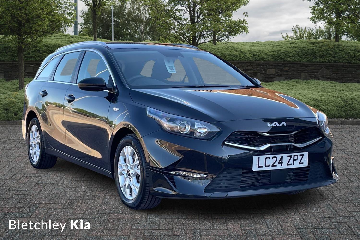 Main listing image - Kia Ceed SW