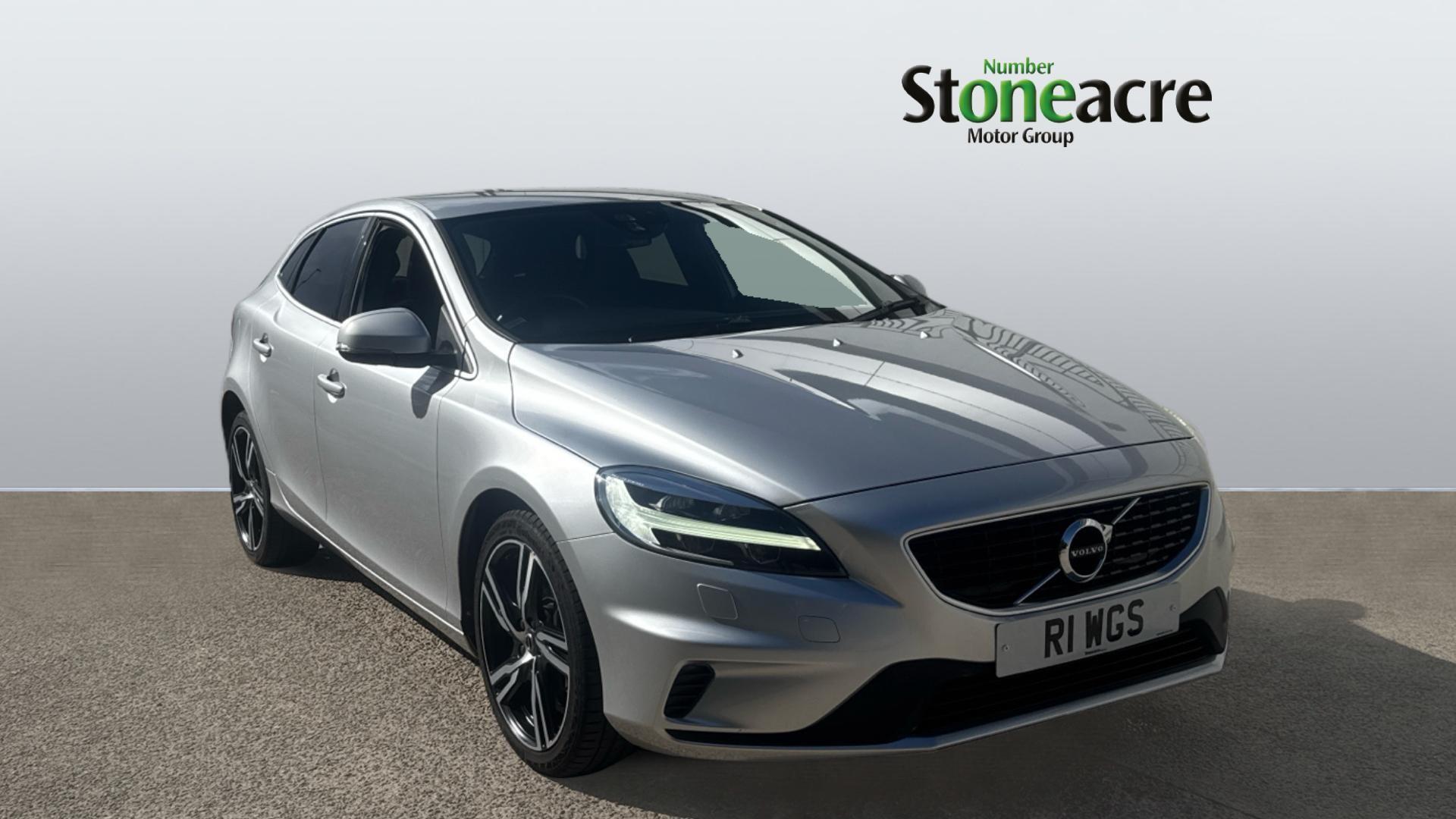 Main listing image - Volvo V40