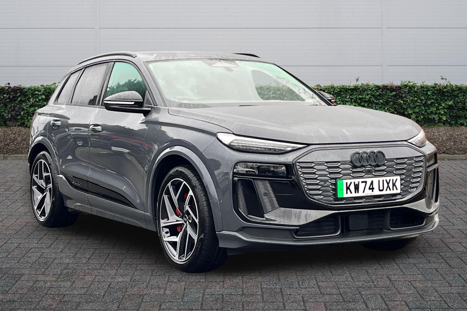 Main listing image - Audi Q6 e-tron