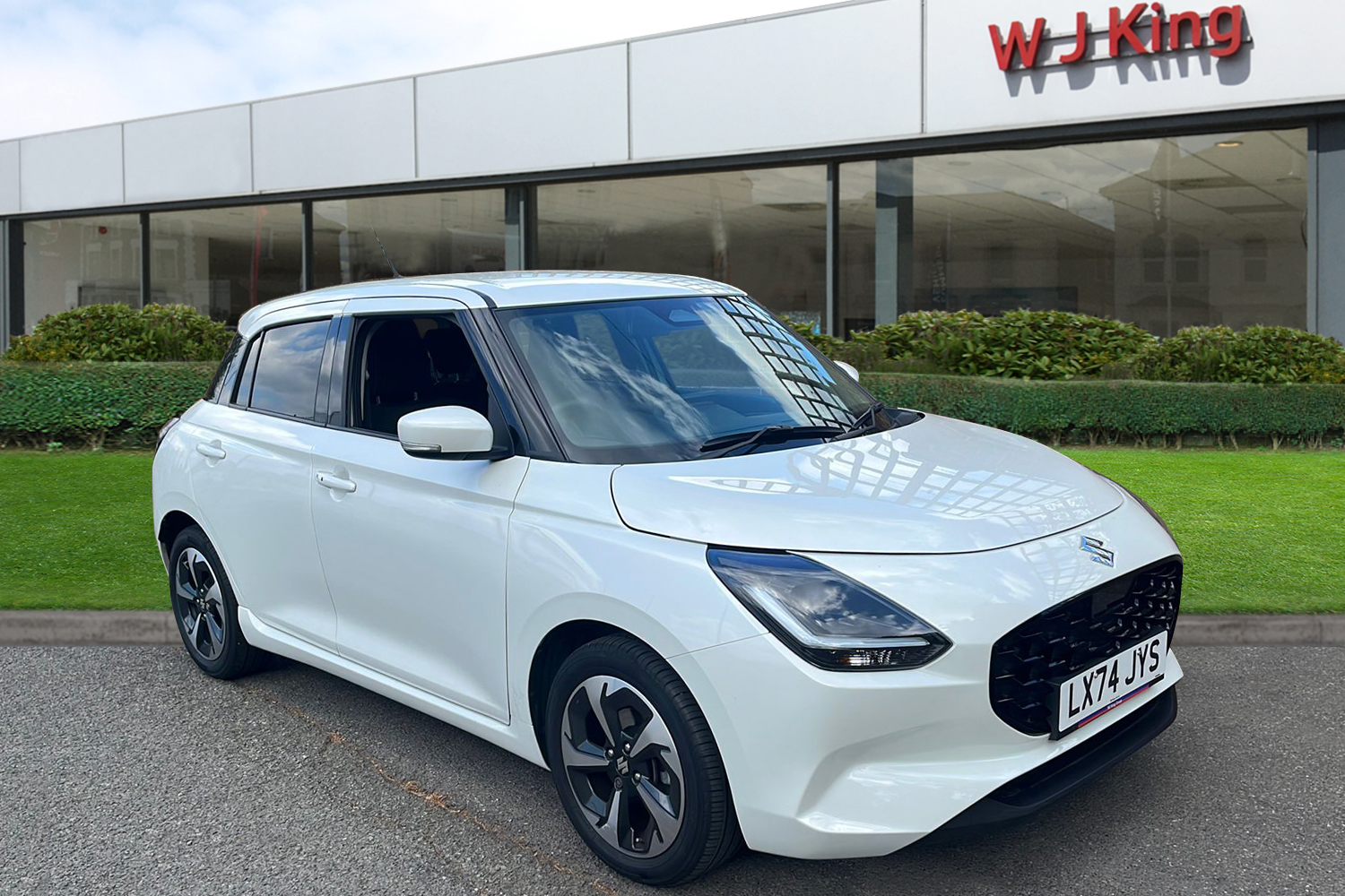 Main listing image - Suzuki Swift