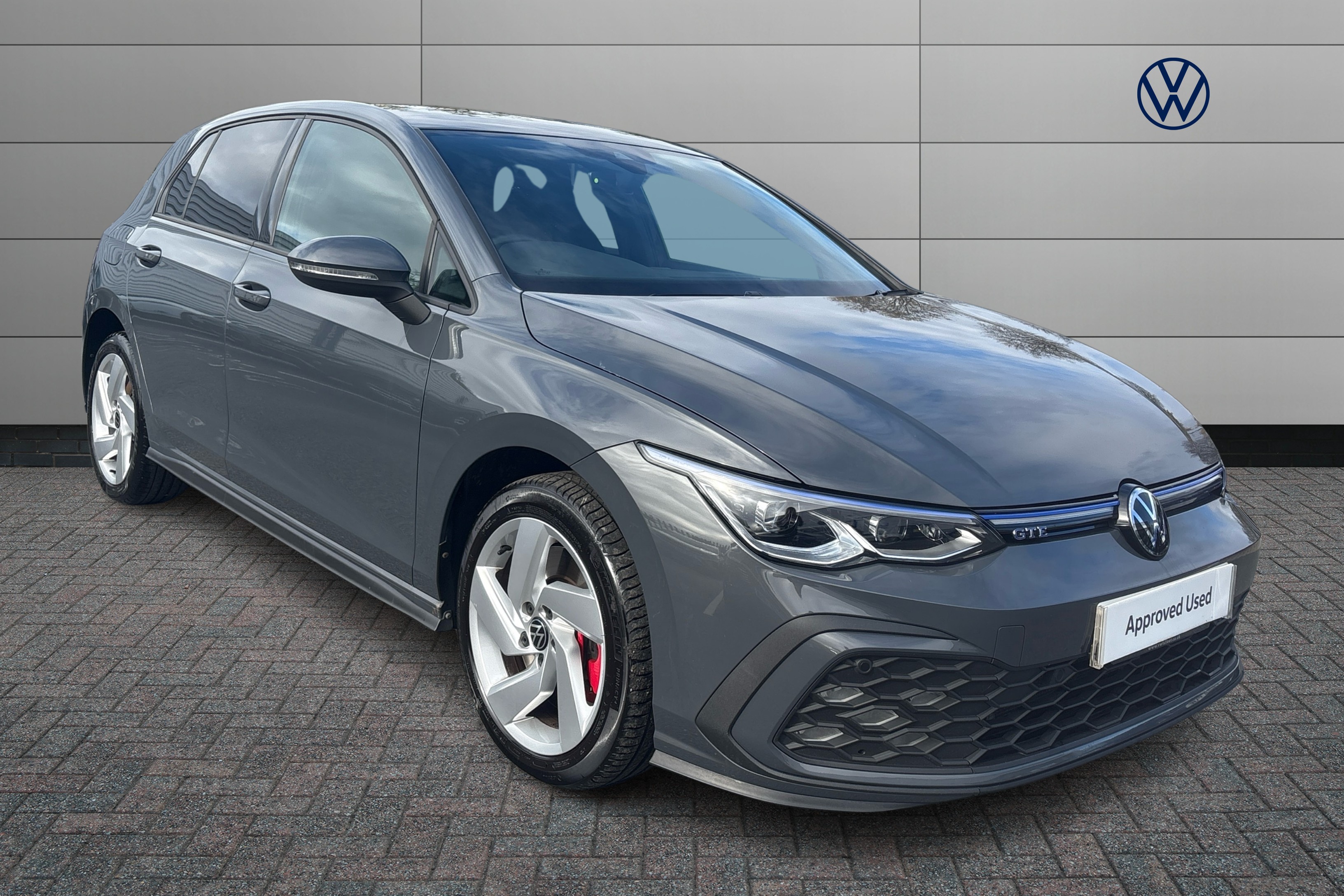 Main listing image - Volkswagen Golf GTE