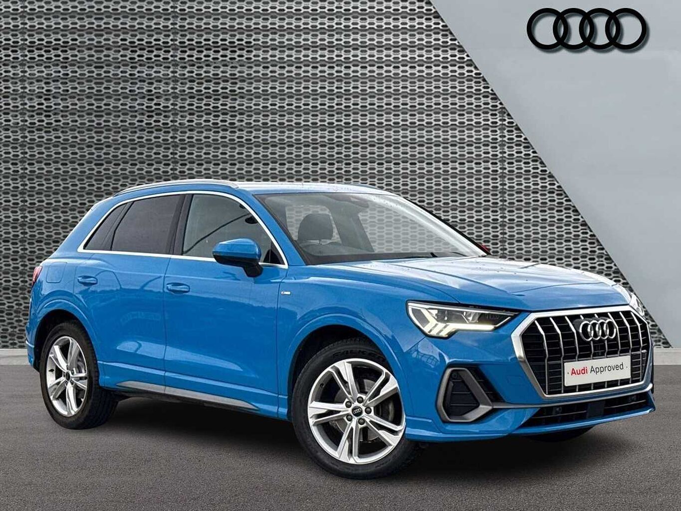Main listing image - Audi Q3