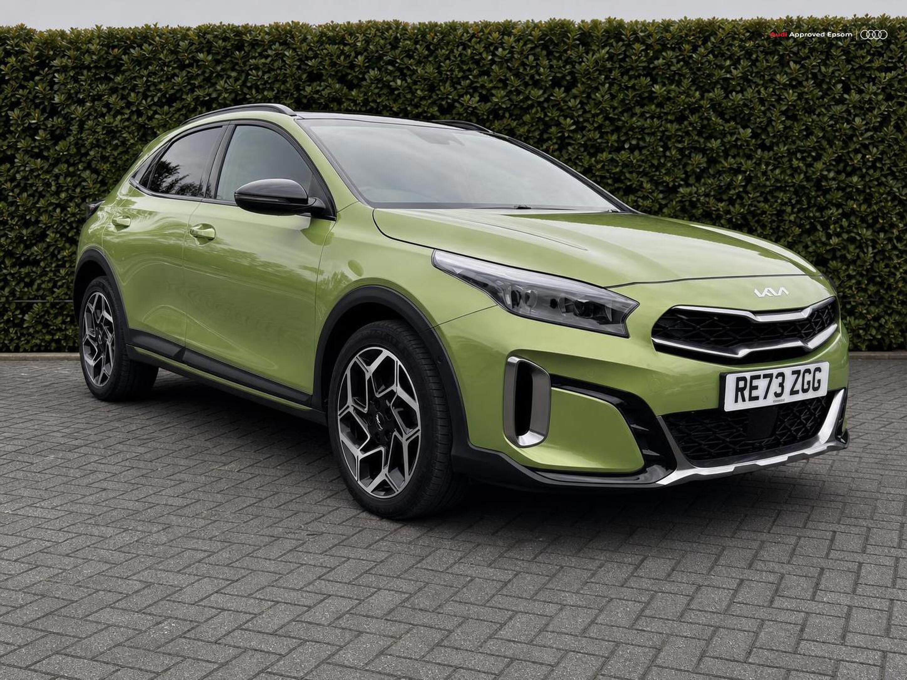 Main listing image - Kia XCeed