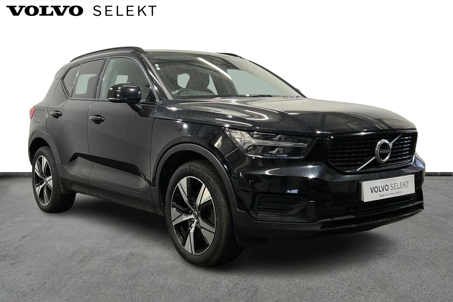 Main listing image - Volvo XC40 Recharge