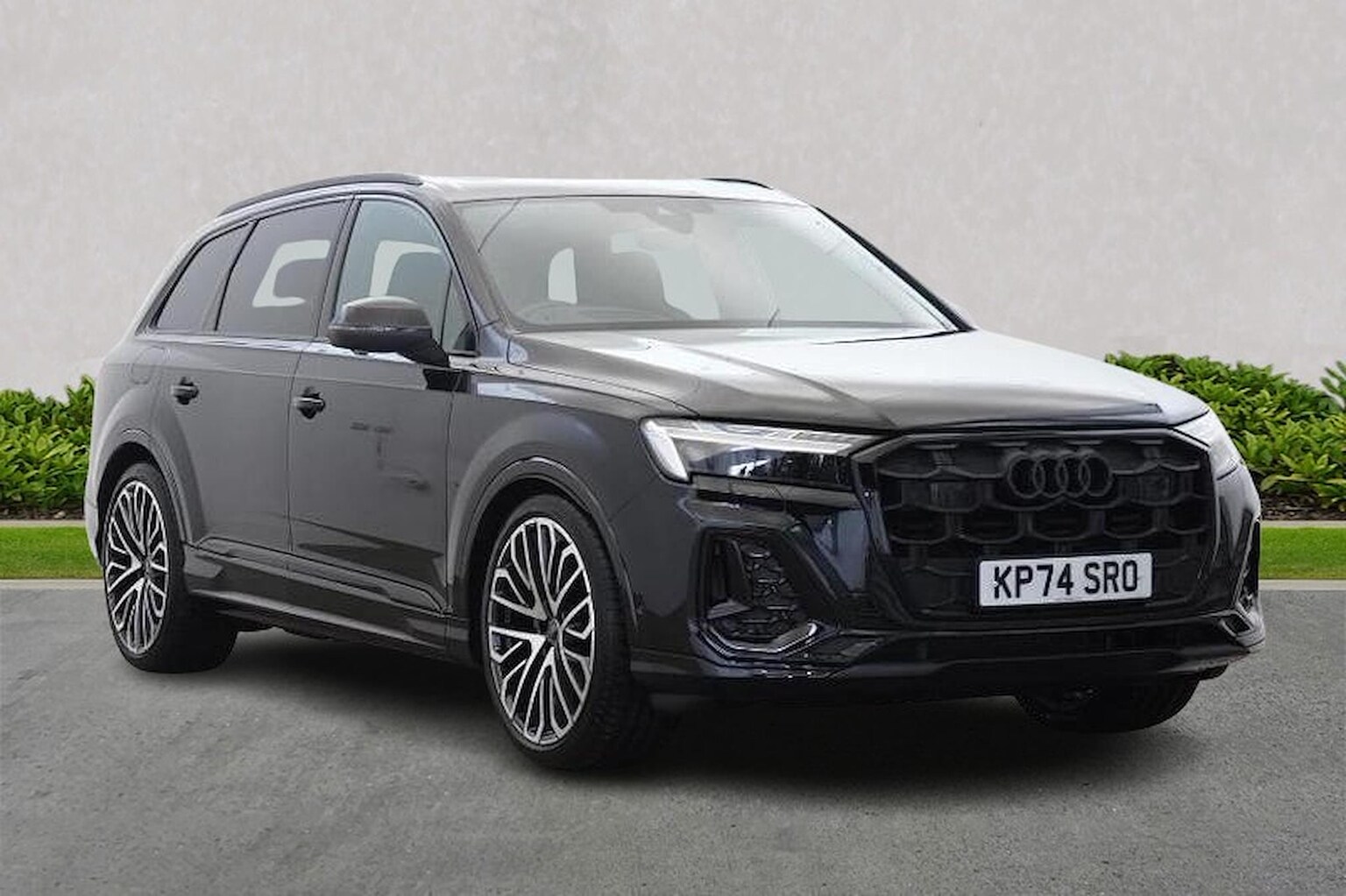 Main listing image - Audi Q7