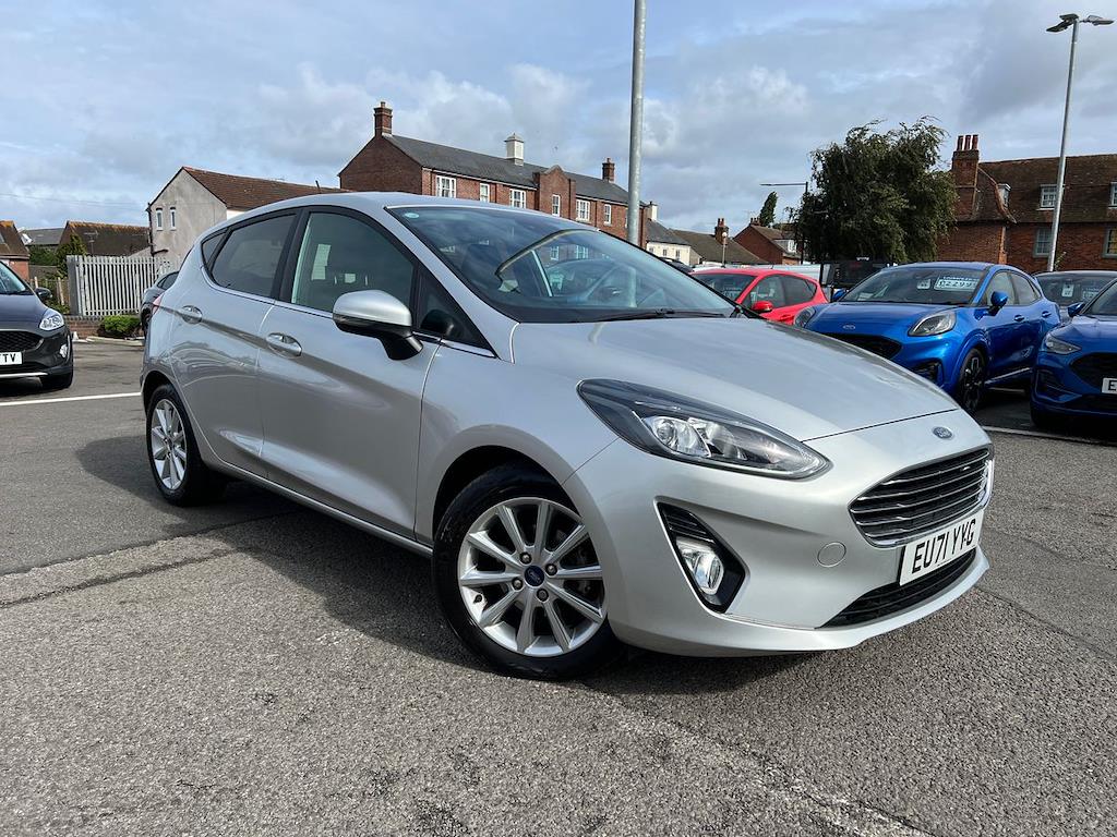 Main listing image - Ford Fiesta