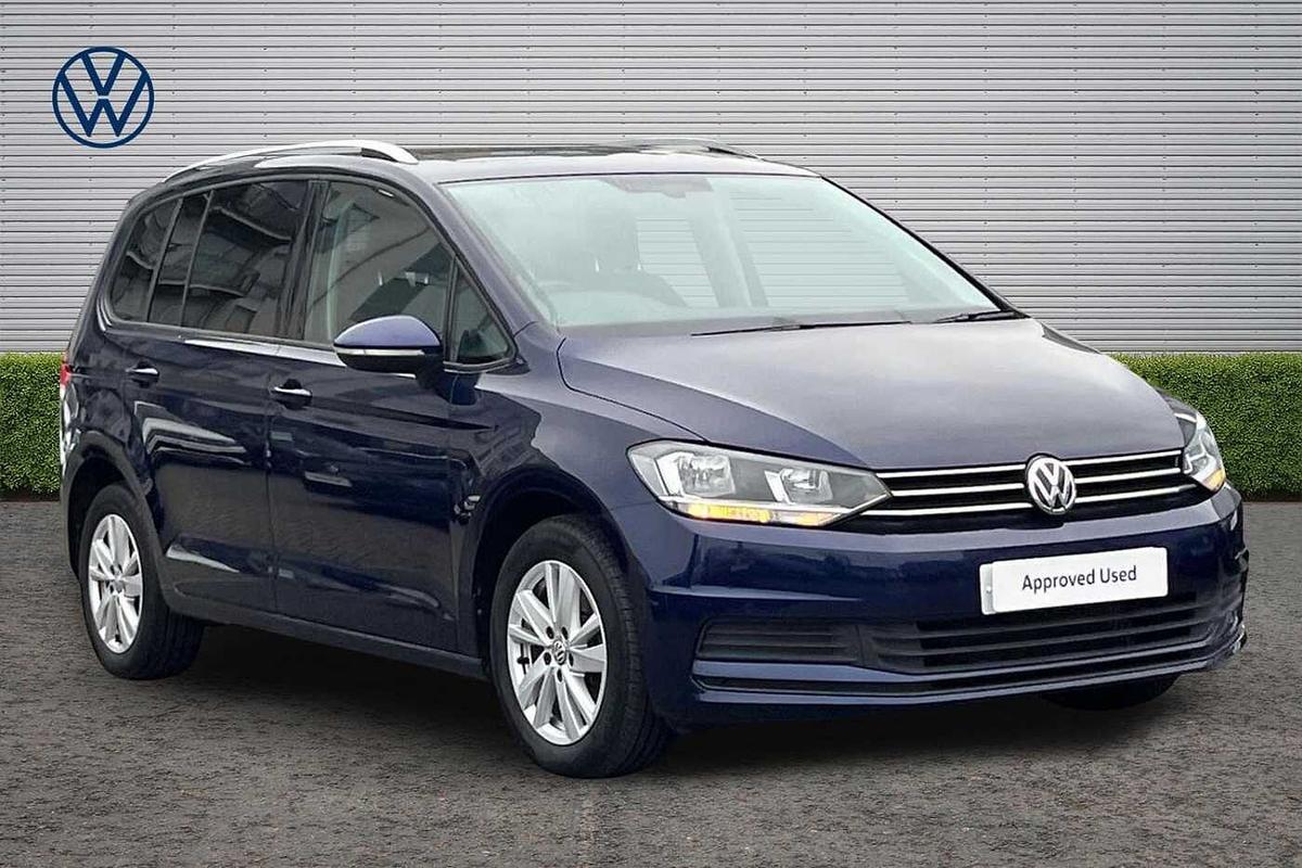 Main listing image - Volkswagen Touran