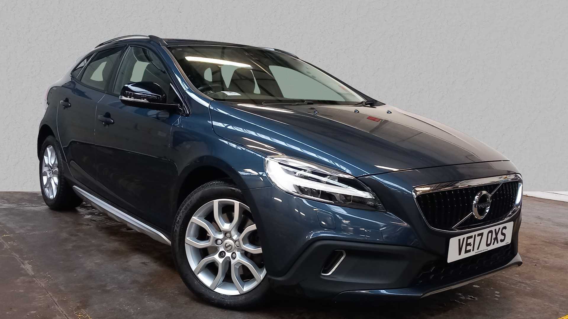 Main listing image - Volvo V40 Cross Country