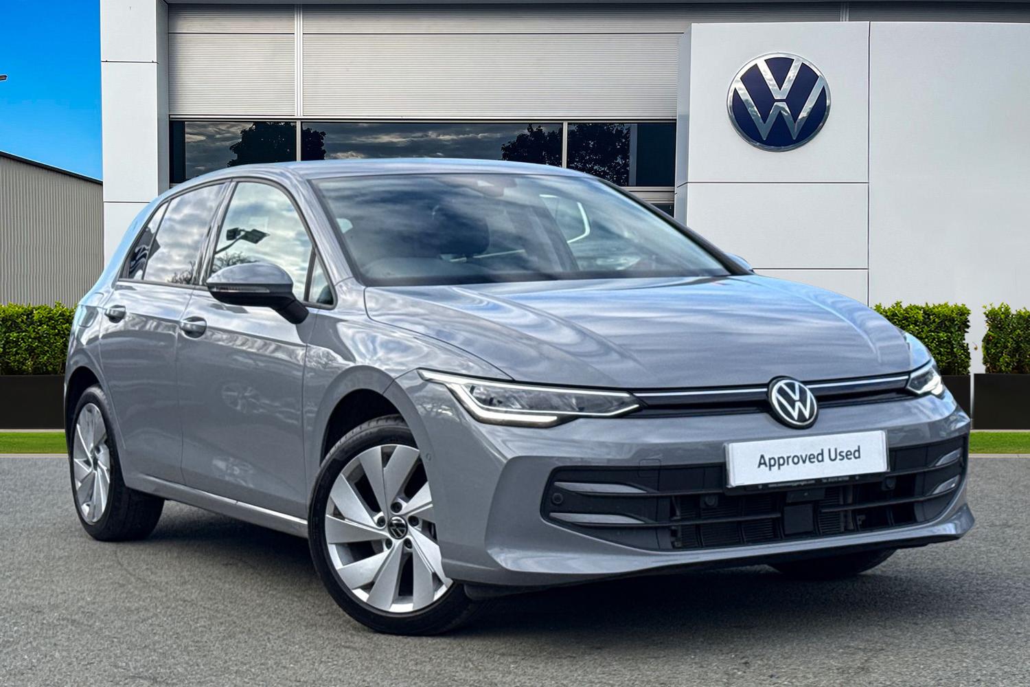 Main listing image - Volkswagen Golf