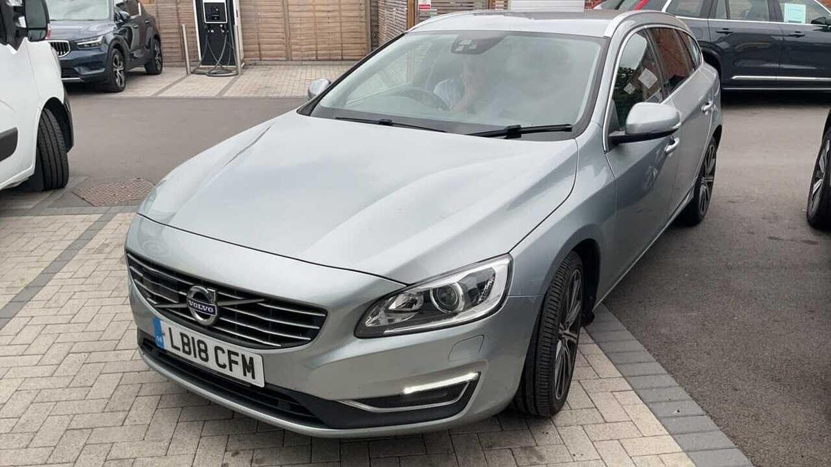 Main listing image - Volvo V60