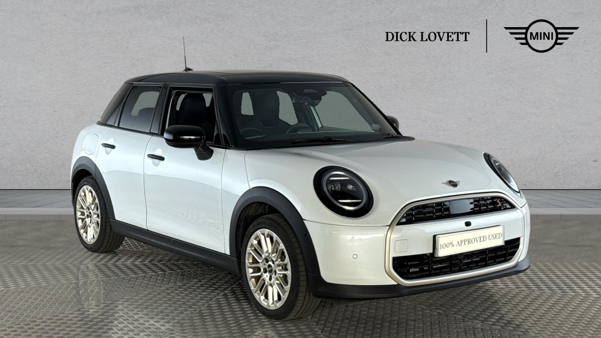 Main listing image - MINI Hatchback 5dr