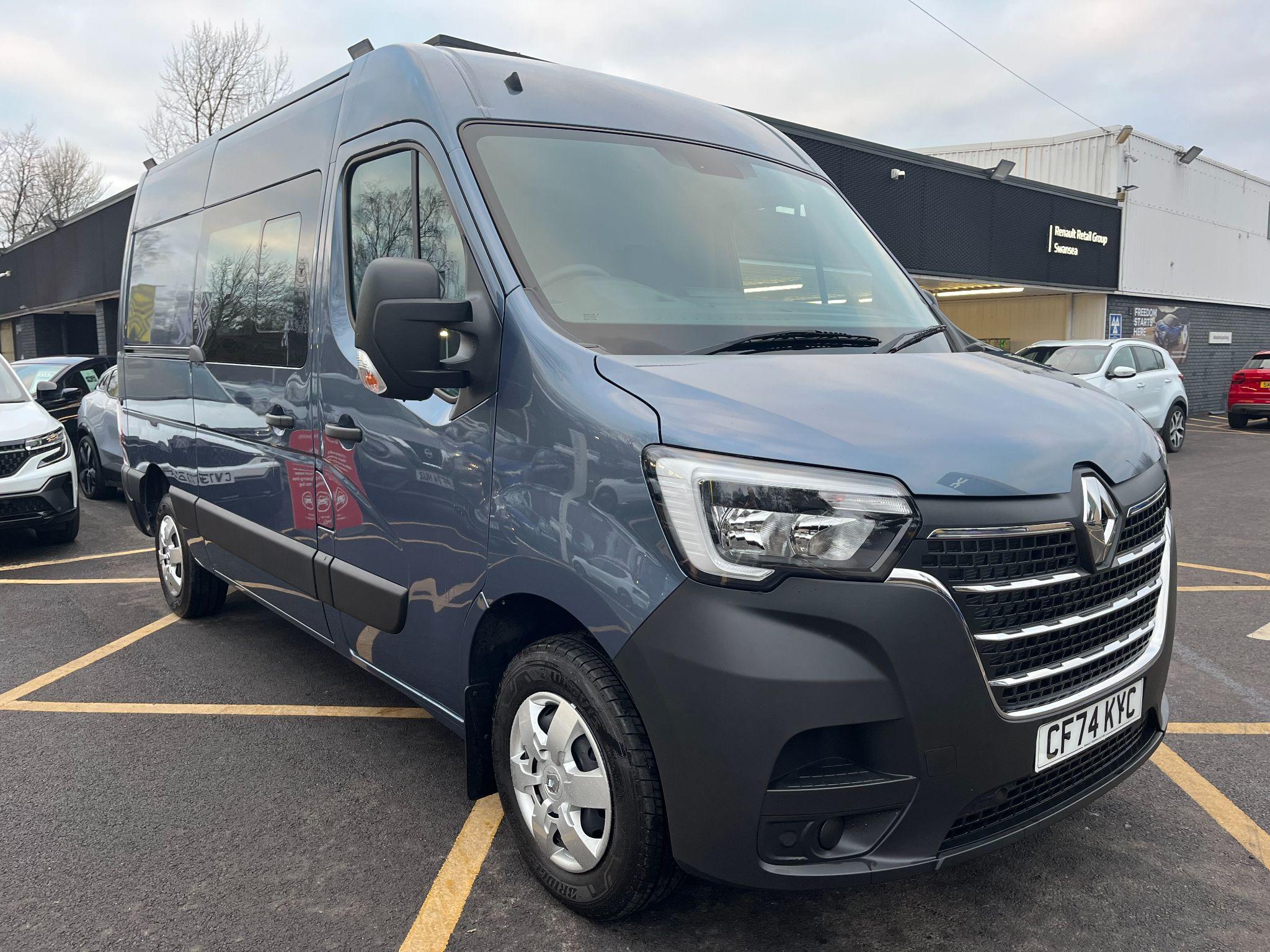 Main listing image - Renault Master