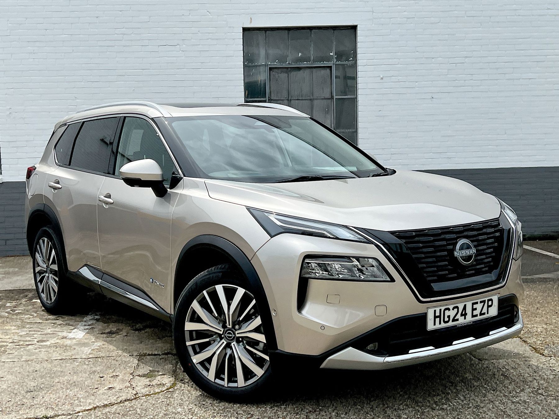 Main listing image - Nissan X-Trail