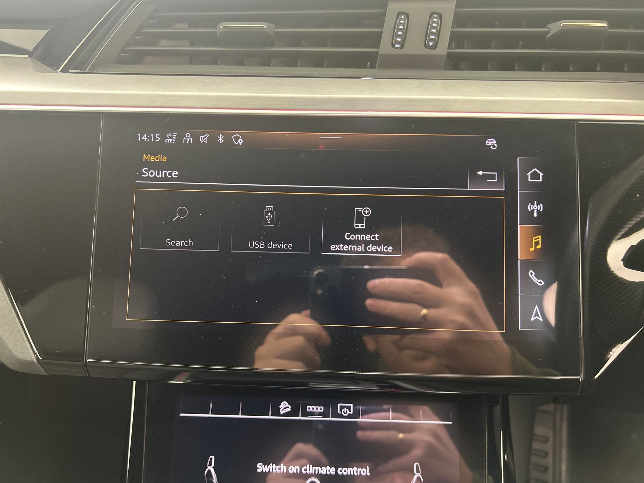 Main listing image - Audi e-tron
