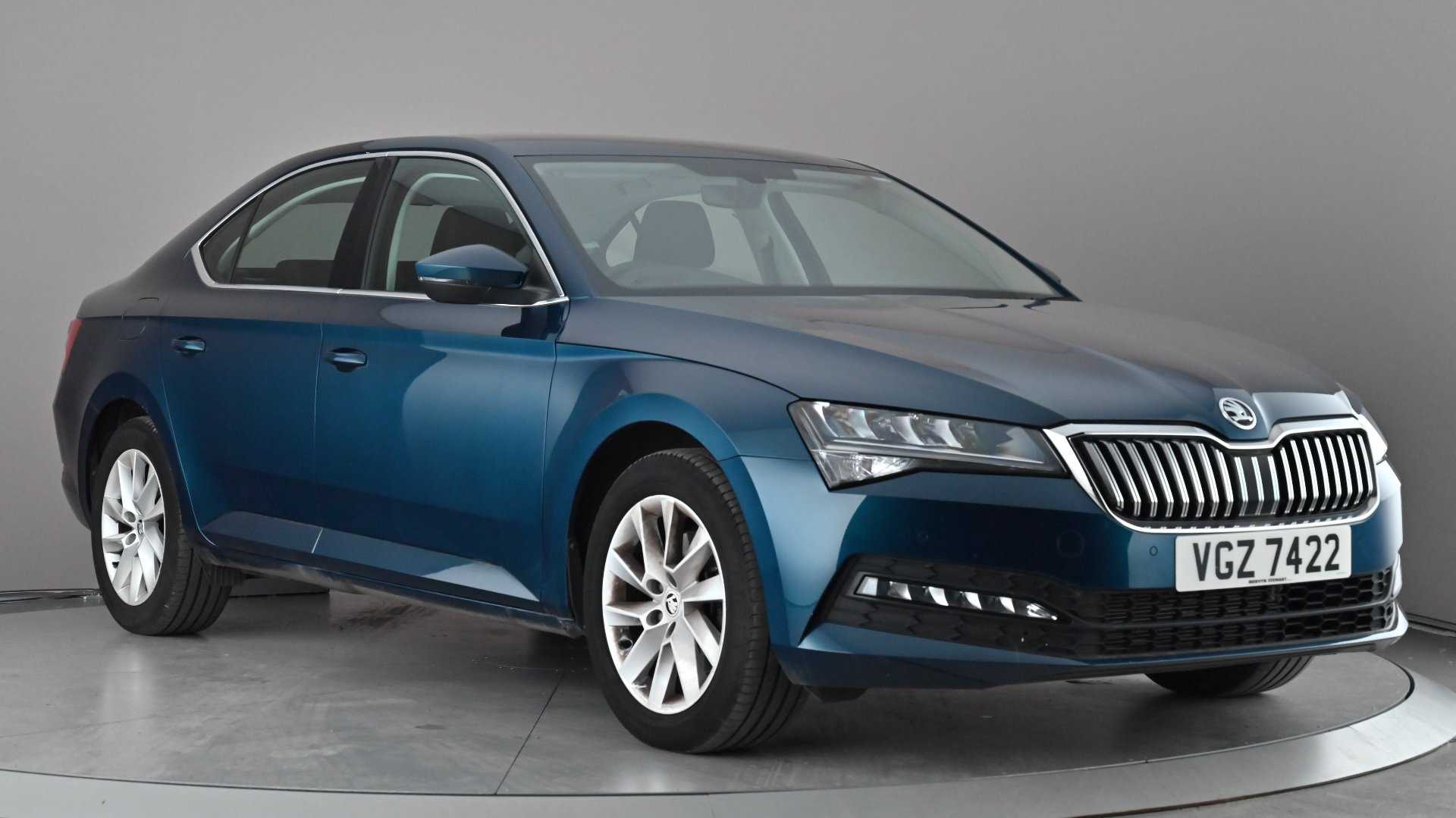 Main listing image - Skoda Superb