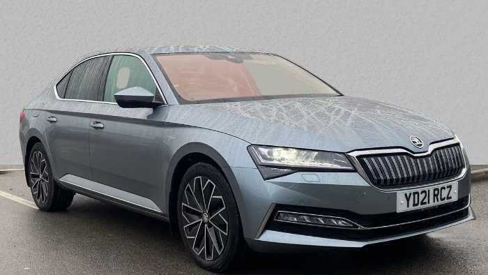 Main listing image - Skoda Superb