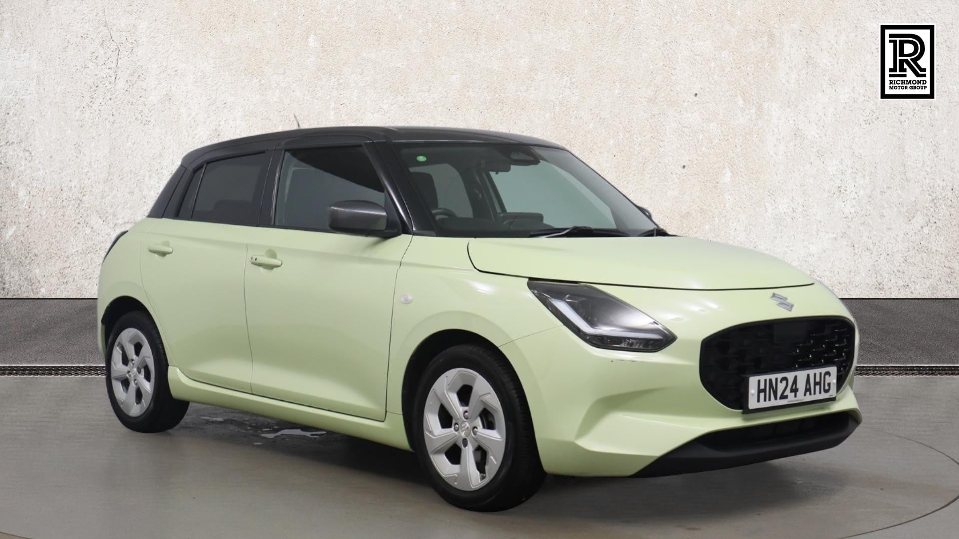 Main listing image - Suzuki Swift
