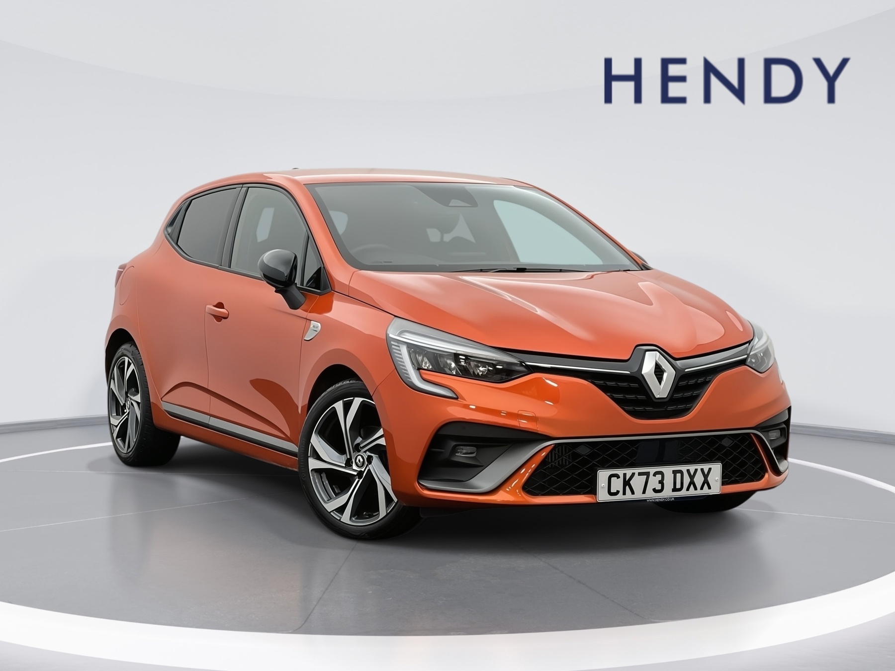 Main listing image - Renault Clio