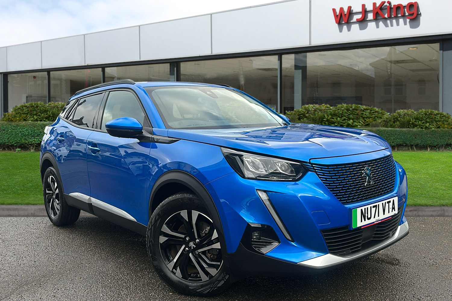 Main listing image - Peugeot e-2008