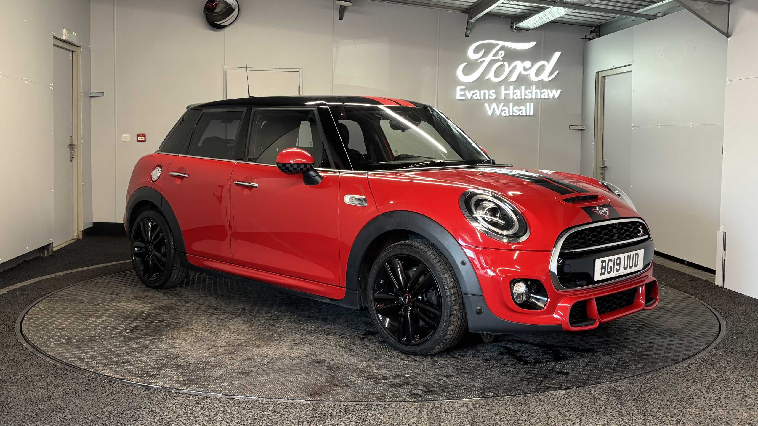Main listing image - MINI Hatchback 5dr