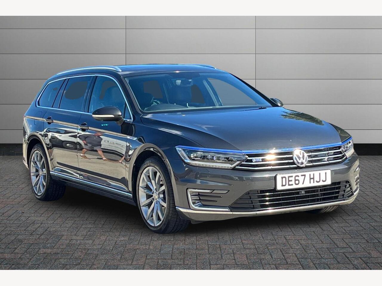 Main listing image - Volkswagen Passat GTE
