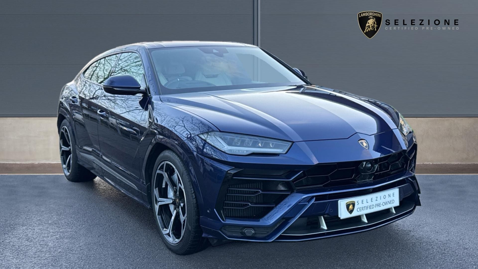 Main listing image - Lamborghini Urus