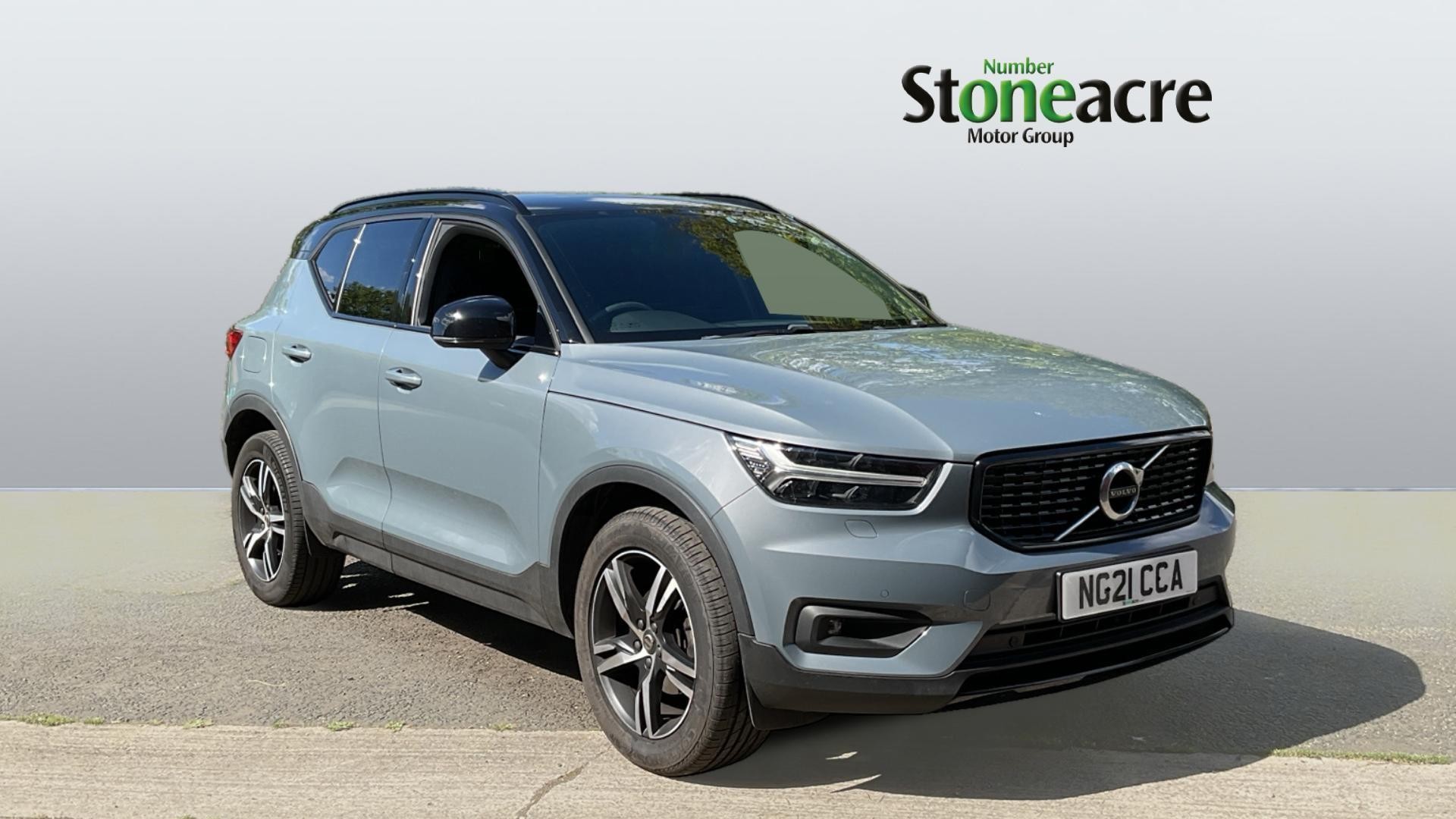 Main listing image - Volvo XC40